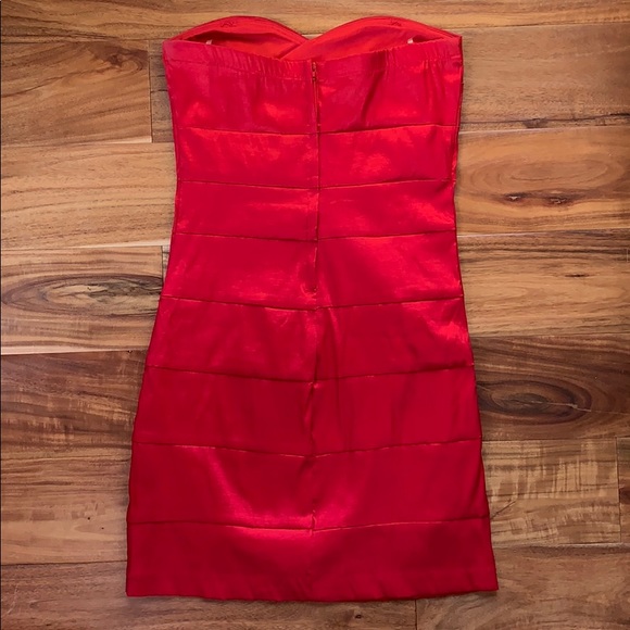 Red dress - Picture 5 of 6